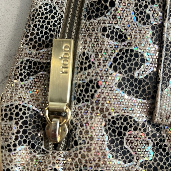 HOBO Lauren Cheetah Shimmer print - Picture 4 of 12